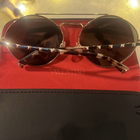 VALENTINO SUNGLASSES - Picture 5 of 12